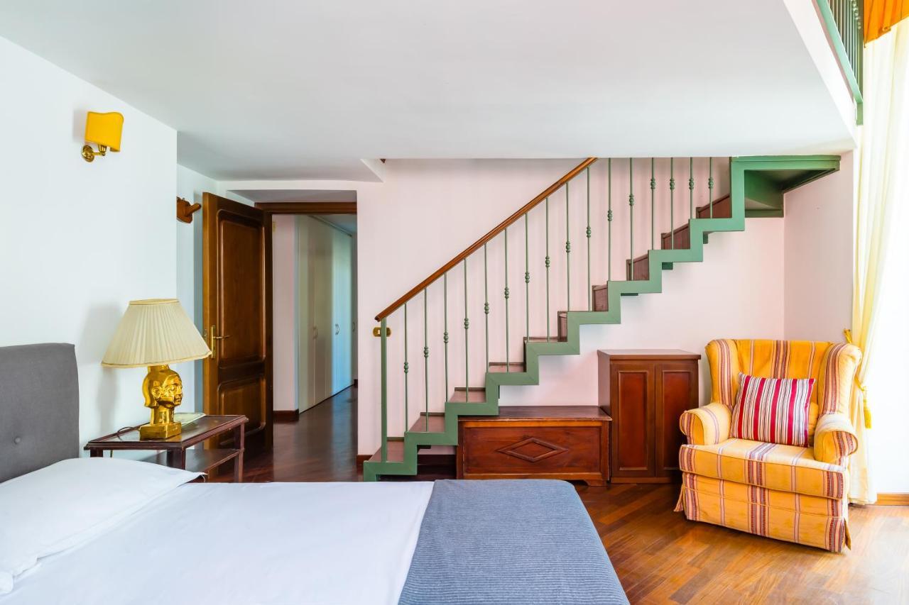 Grand Classic Apartment At San Martino By Napoliapartments Bagian luar foto