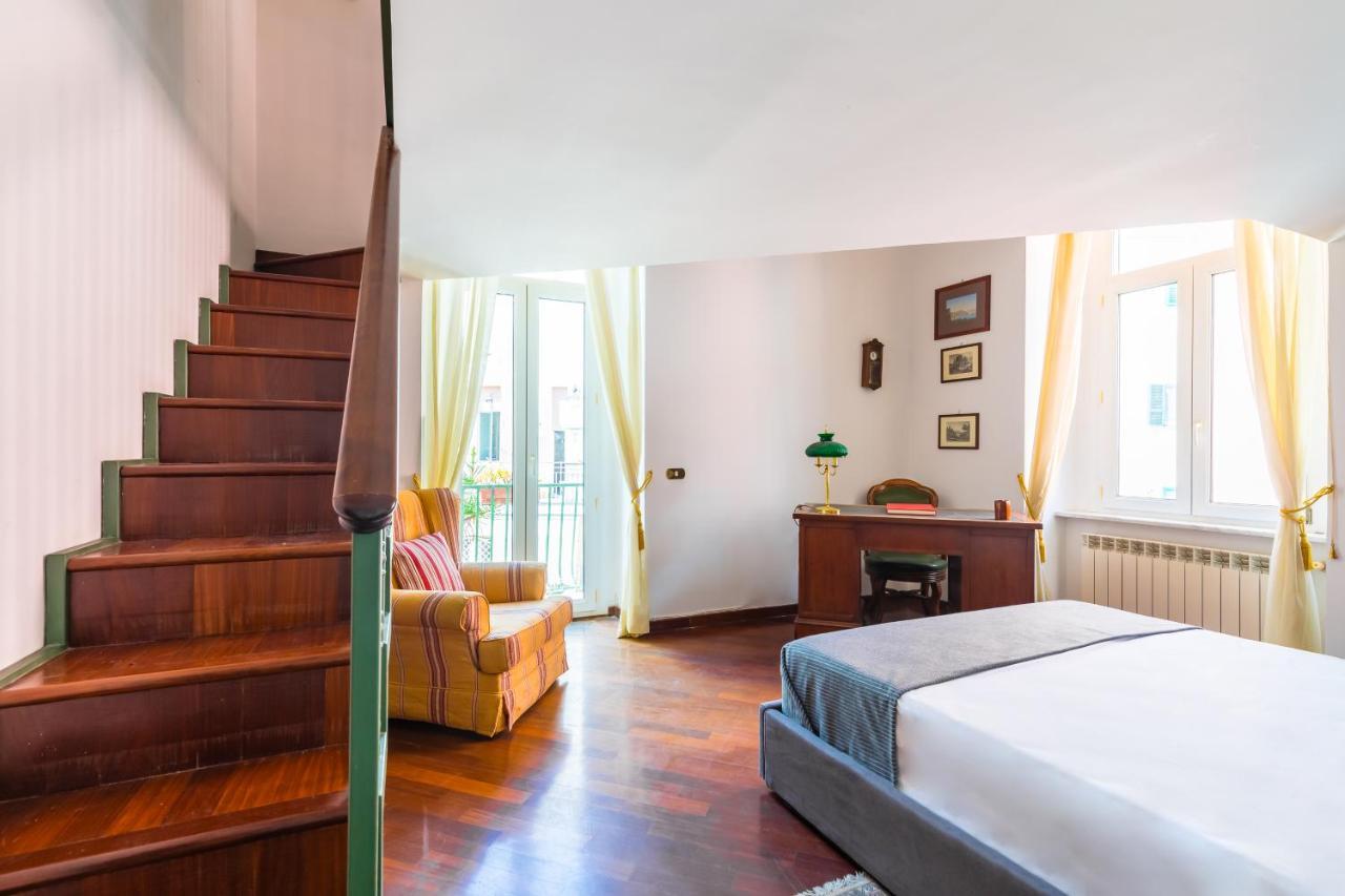 Grand Classic Apartment At San Martino By Napoliapartments Bagian luar foto