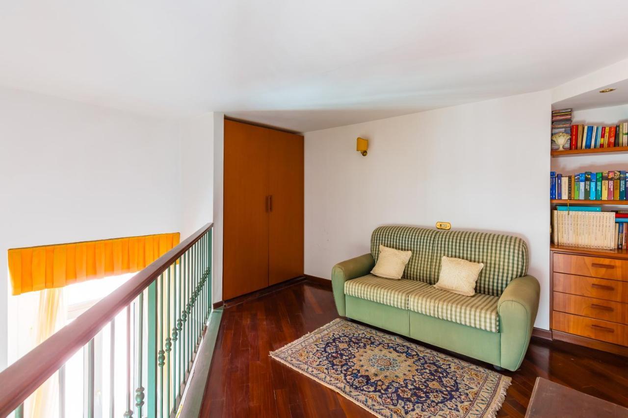 Grand Classic Apartment At San Martino By Napoliapartments Bagian luar foto