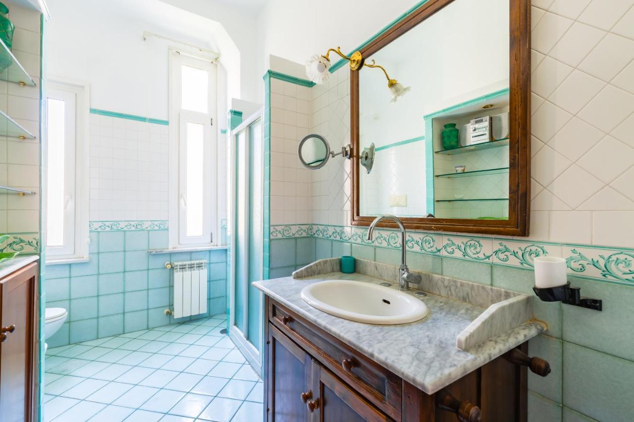 Grand Classic Apartment At San Martino By Napoliapartments Bagian luar foto
