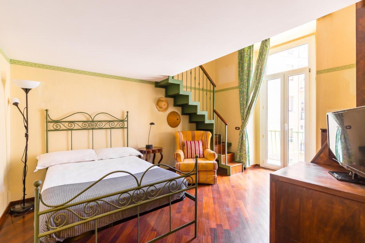 Grand Classic Apartment At San Martino By Napoliapartments Bagian luar foto