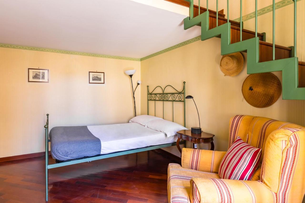 Grand Classic Apartment At San Martino By Napoliapartments Bagian luar foto